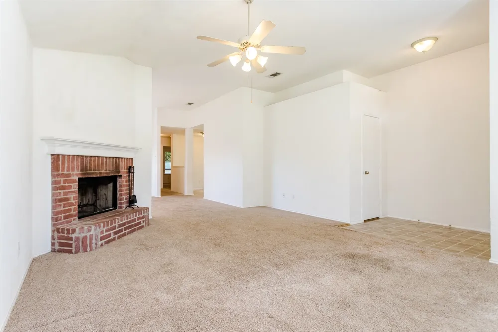 1513 S 3rd Street S Midlothian, TX 76065