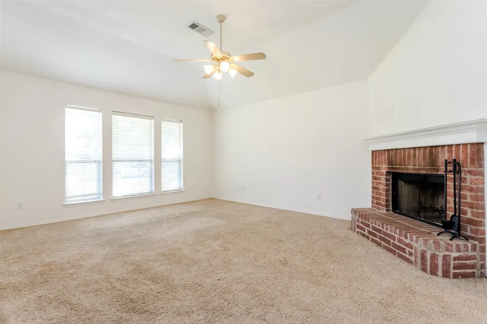 1513 S 3rd Street S Midlothian, TX 76065