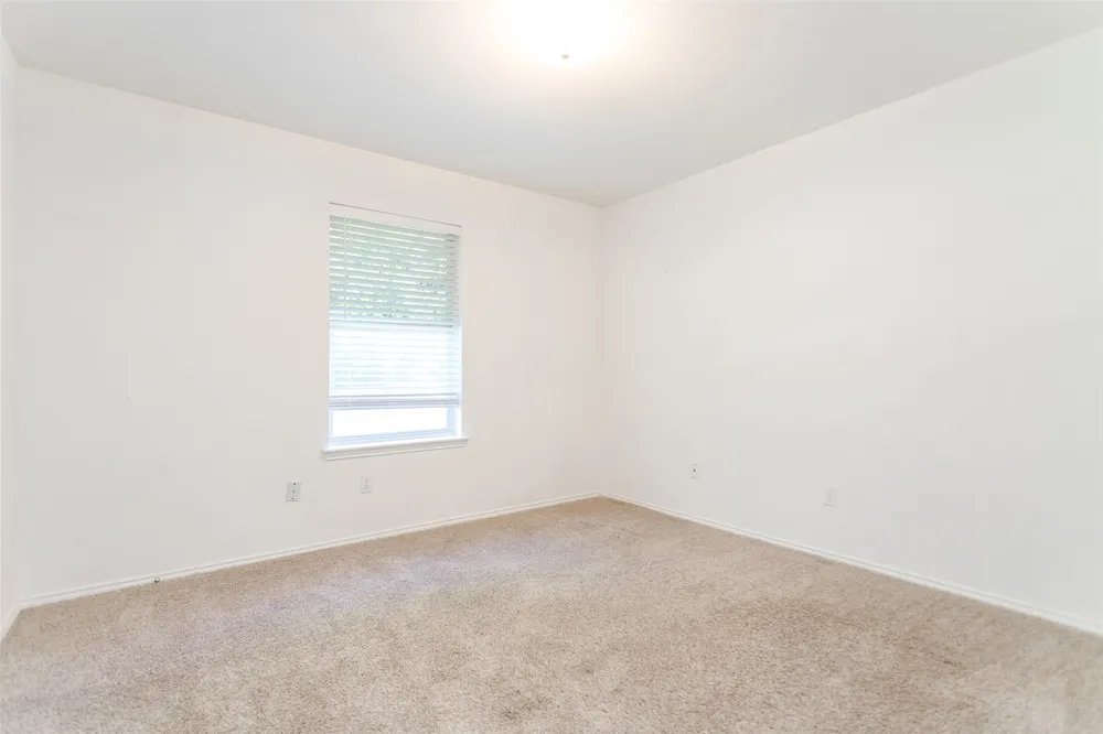 1513 S 3rd Street S Midlothian, TX 76065