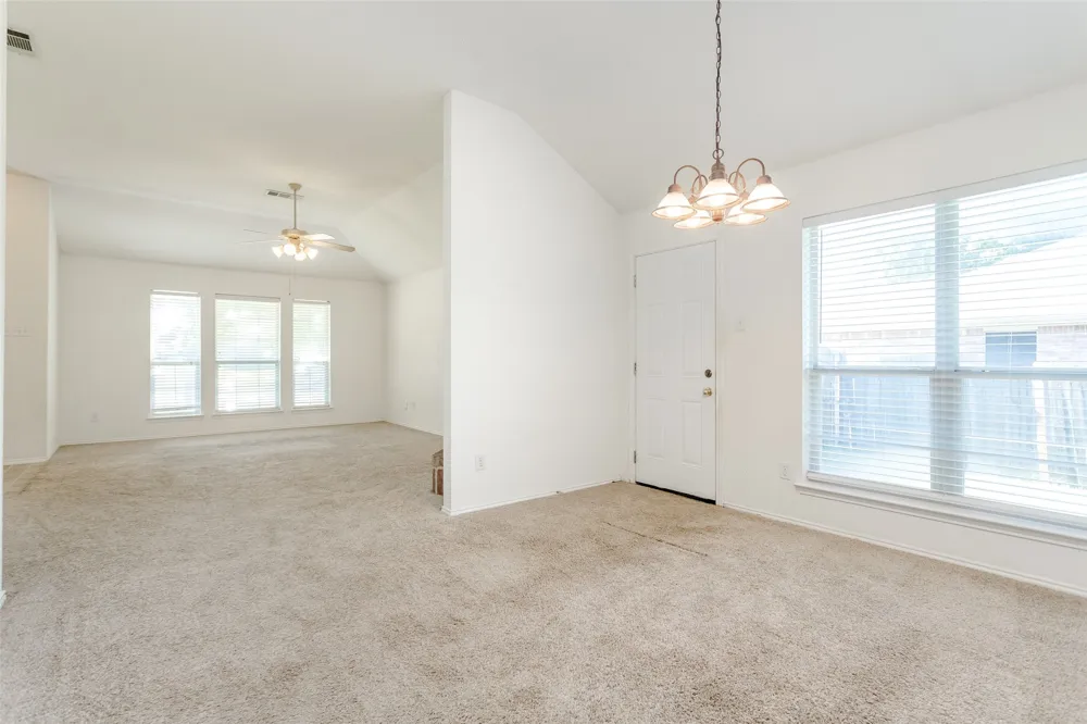 1513 S 3rd Street S Midlothian, TX 76065