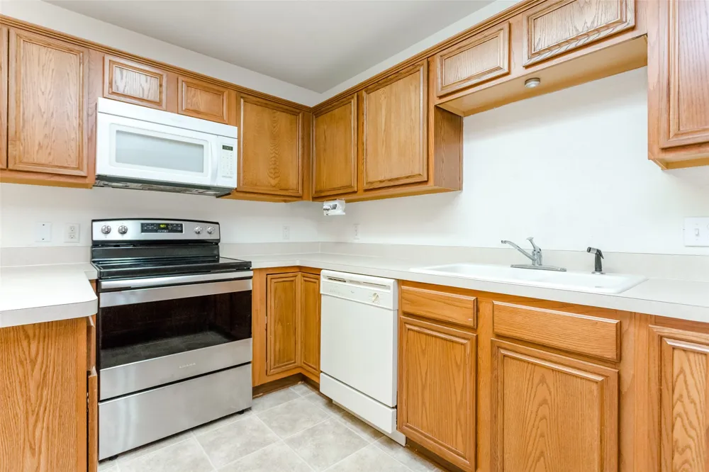 1513 S 3rd Street S Midlothian, TX 76065