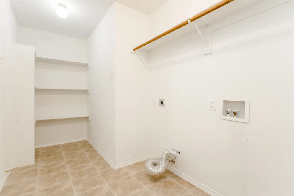 1513 S 3rd Street S Midlothian, TX 76065