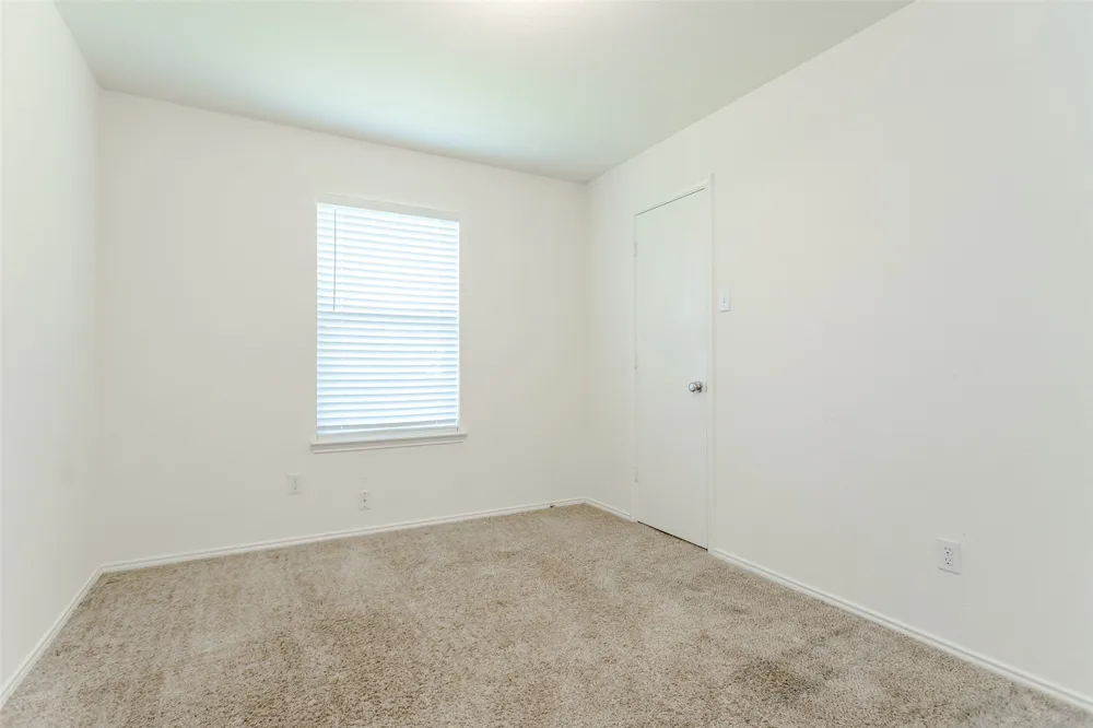 1513 S 3rd Street S Midlothian, TX 76065
