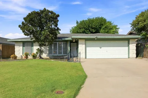 1913 Driftwood Lane