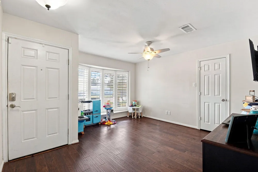1913 Driftwood Lane Galveston, TX 77551