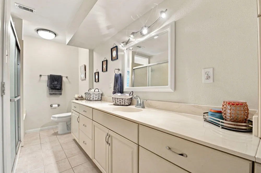 1913 Driftwood Lane Galveston, TX 77551