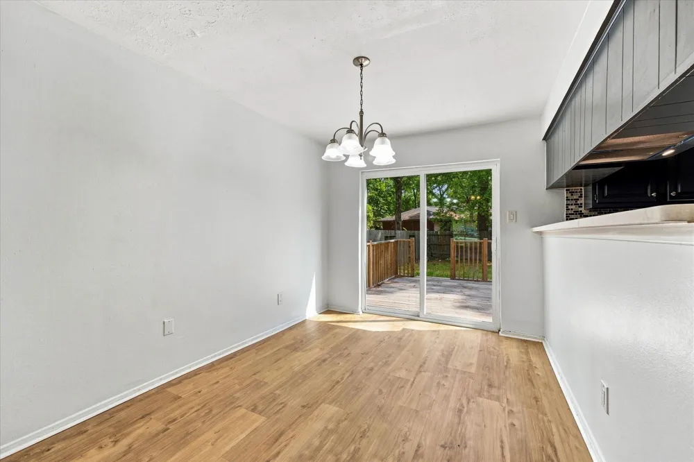 44 S Waxberry Road The Woodlands, TX 77381