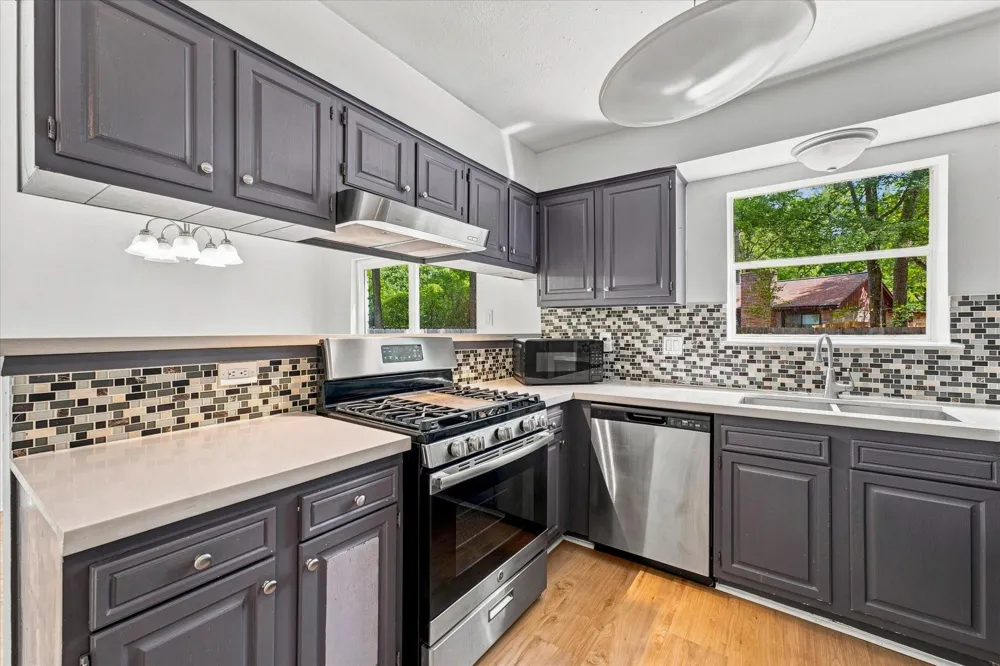 44 S Waxberry Road The Woodlands, TX 77381