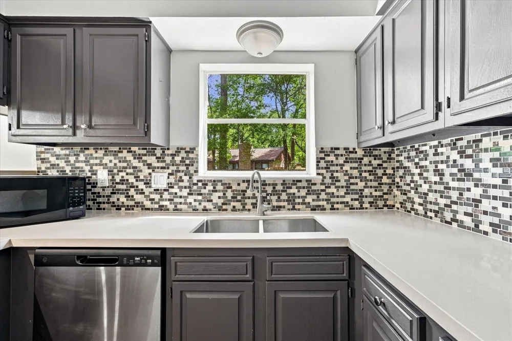 44 S Waxberry Road The Woodlands, TX 77381