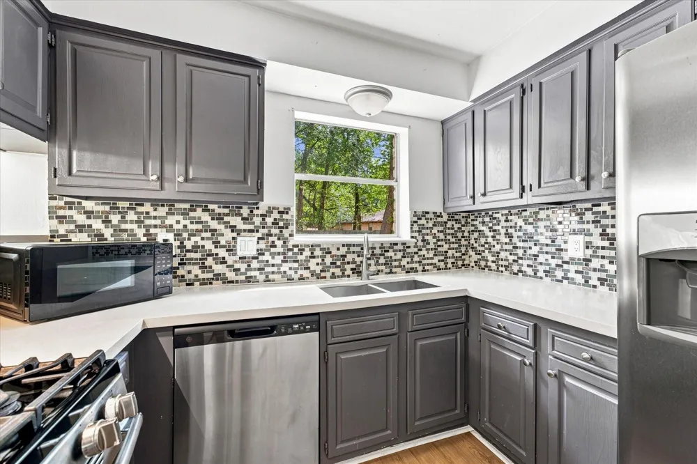 44 S Waxberry Road The Woodlands, TX 77381