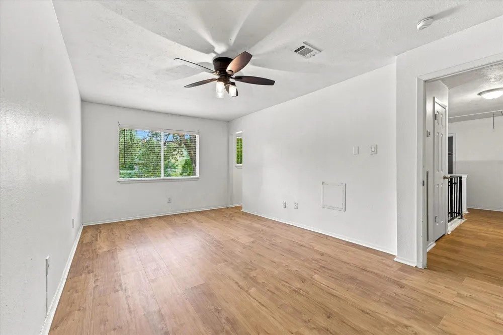 44 S Waxberry Road The Woodlands, TX 77381