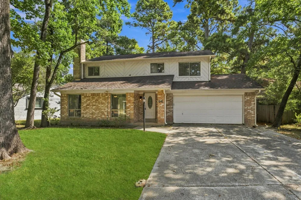 44 S Waxberry Road The Woodlands, TX 77381