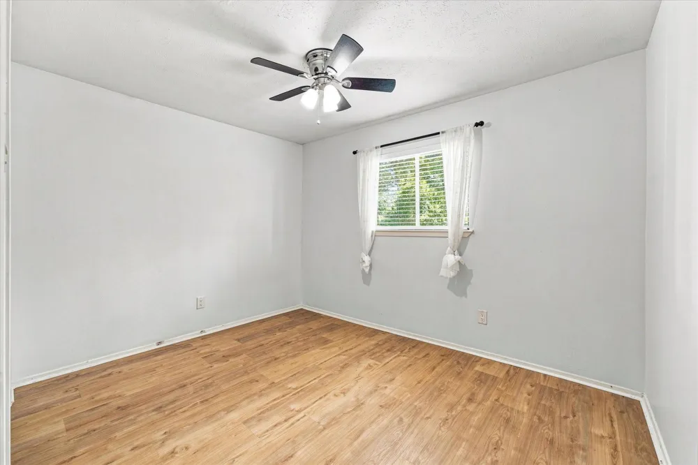 44 S Waxberry Road The Woodlands, TX 77381