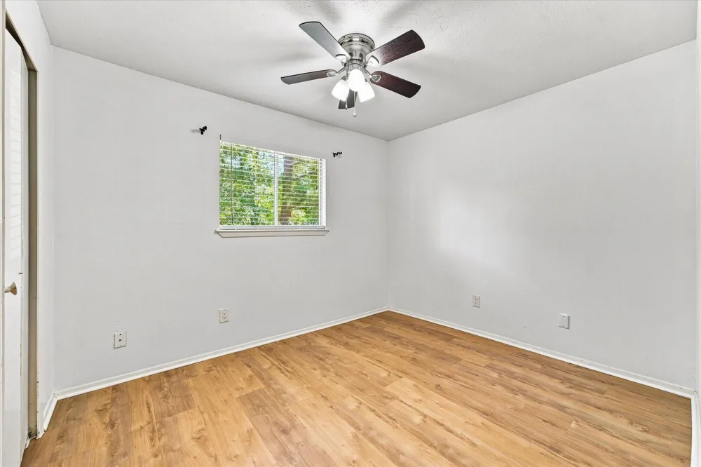 44 S Waxberry Road The Woodlands, TX 77381