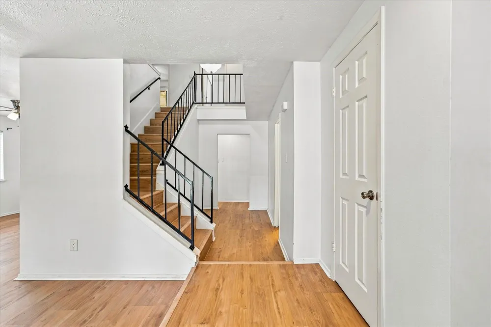 44 S Waxberry Road The Woodlands, TX 77381