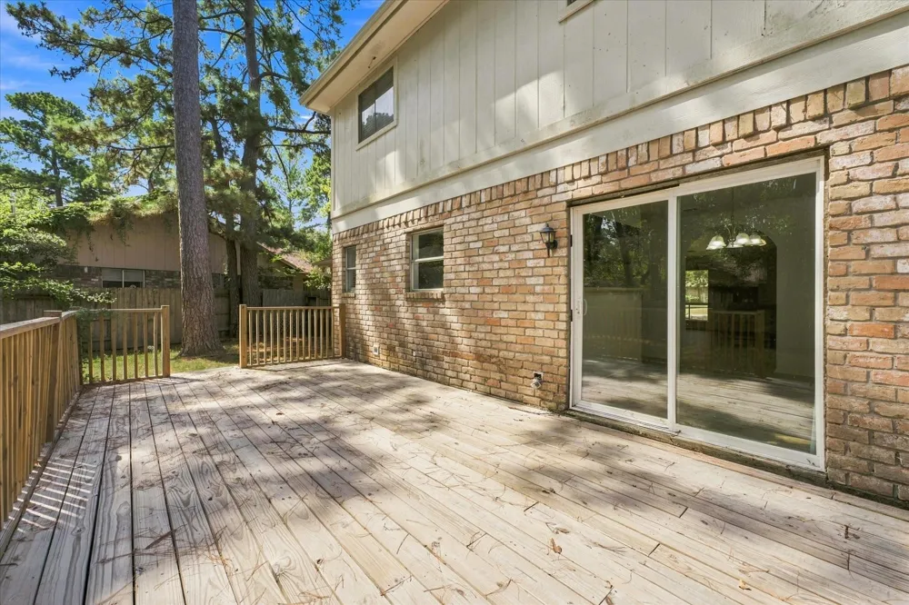 44 S Waxberry Road The Woodlands, TX 77381