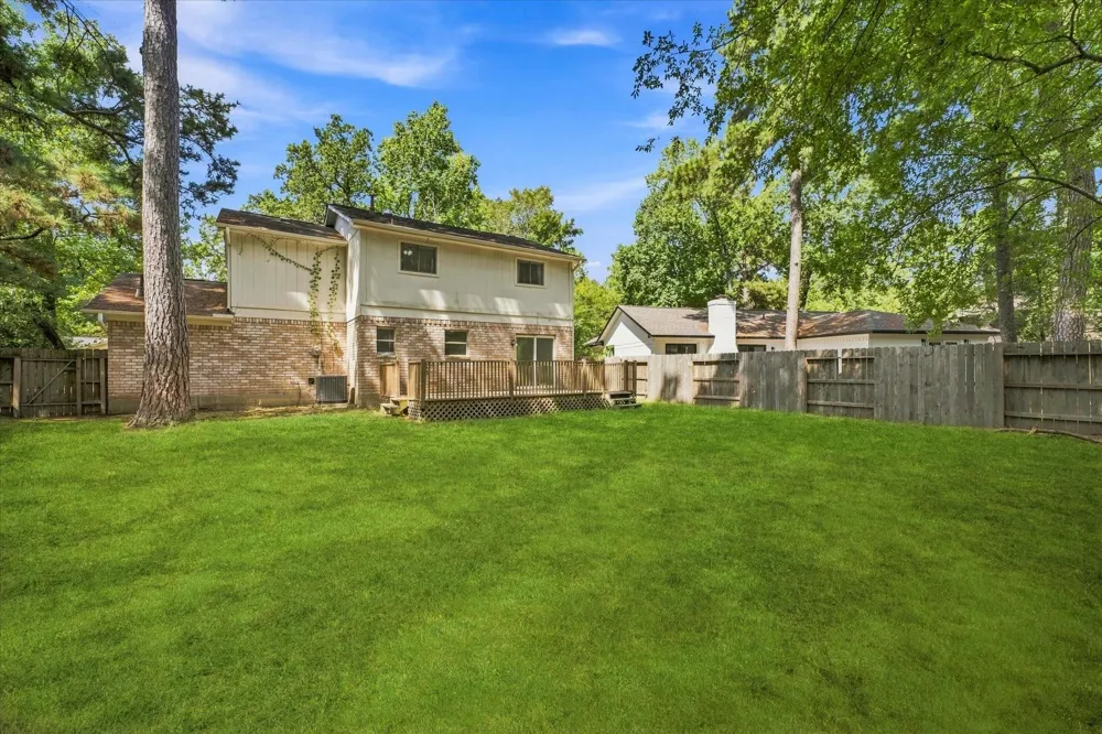 44 S Waxberry Road The Woodlands, TX 77381