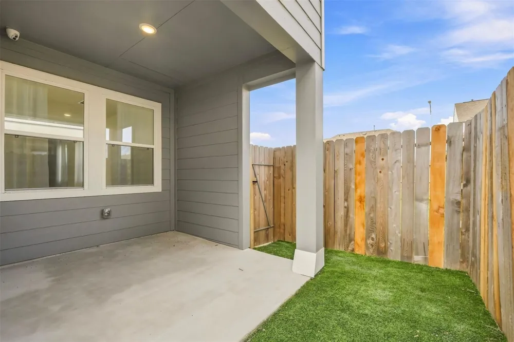 2305 Via Laura Lane Houston, TX 77051