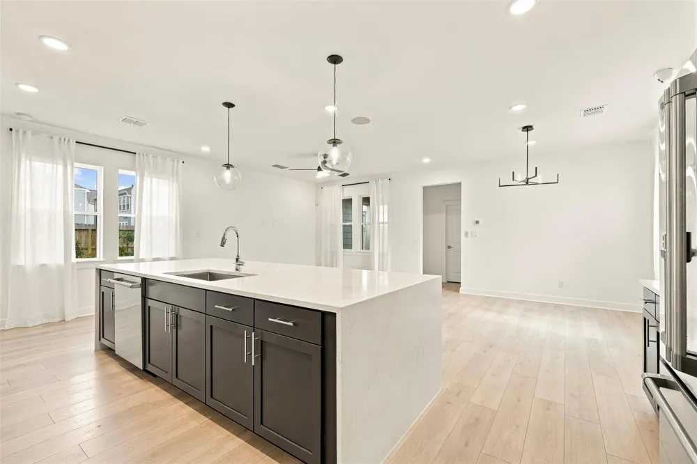 2305 Via Laura Lane Houston, TX 77051