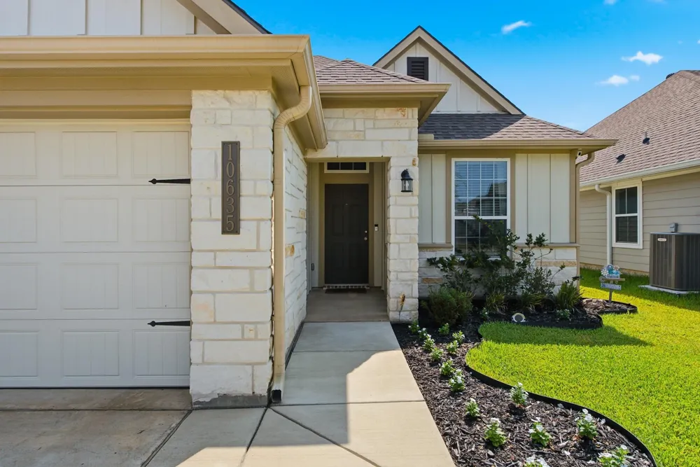10635 Natural Pond Road Bryan, TX 77845