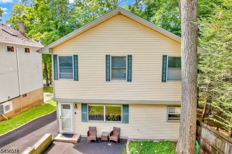 92 New York Ave Jefferson, NJ 07849