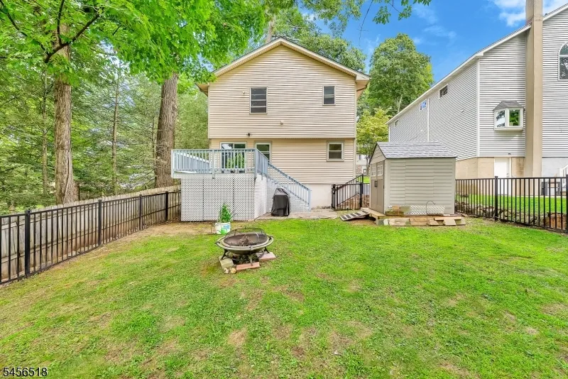 92 New York Ave Jefferson, NJ 07849
