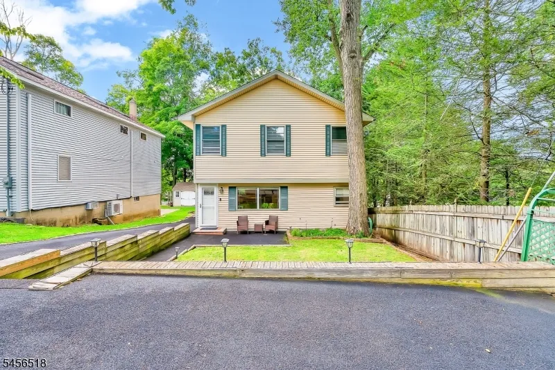 92 New York Ave Jefferson, NJ 07849
