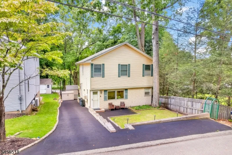 92 New York Ave Jefferson, NJ 07849