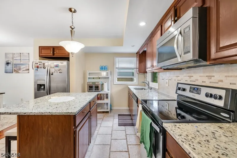 92 New York Ave Jefferson, NJ 07849
