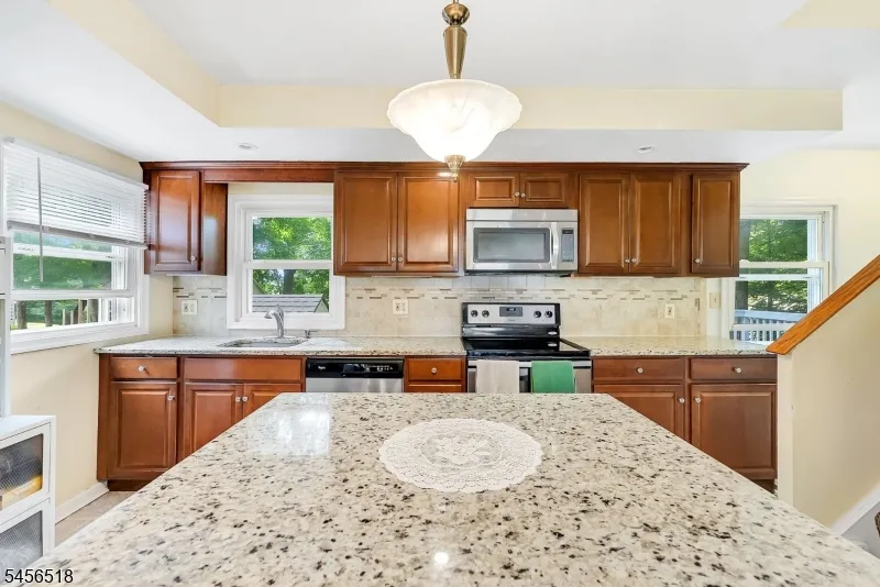 92 New York Ave Jefferson, NJ 07849