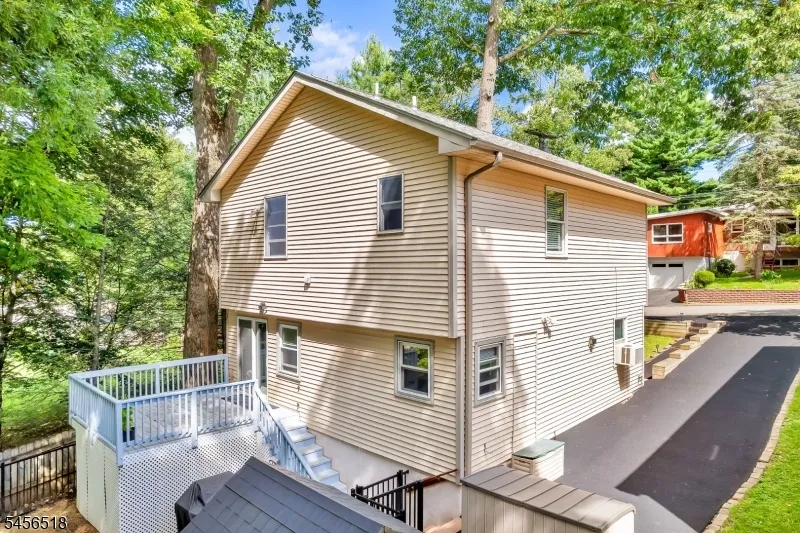 92 New York Ave Jefferson, NJ 07849