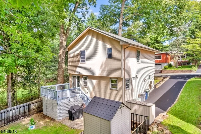 92 New York Ave Jefferson, NJ 07849