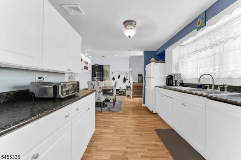 212 Gordon Ave Totowa, NJ 07512