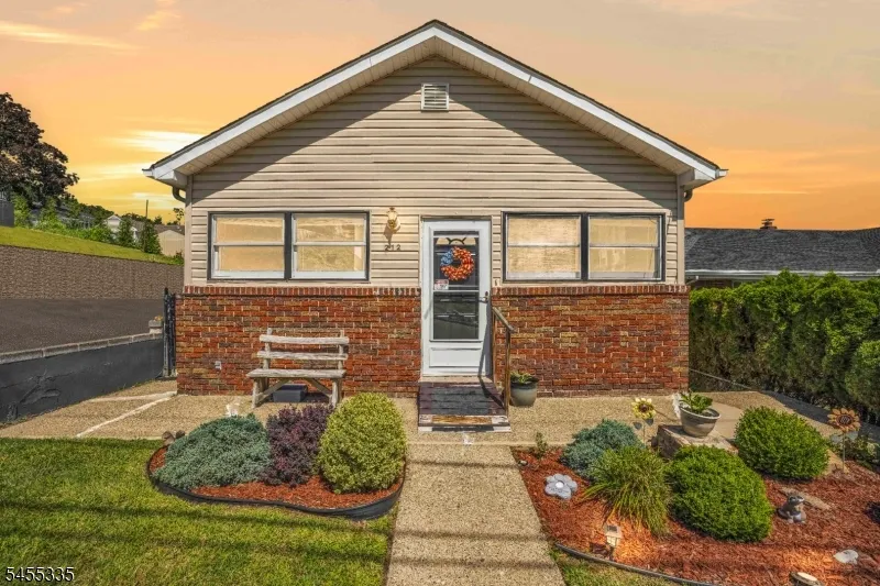 212 Gordon Ave Totowa, NJ 07512