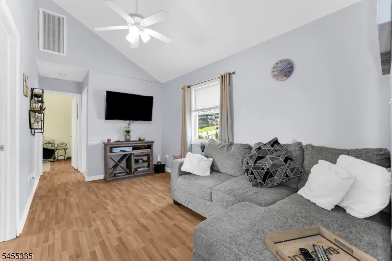 212 Gordon Ave Totowa, NJ 07512