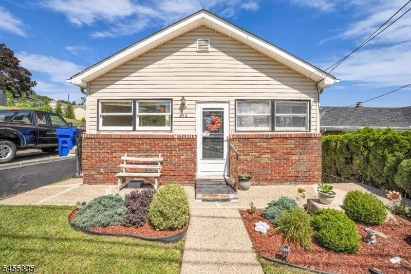 212 Gordon Ave Totowa, NJ 07512