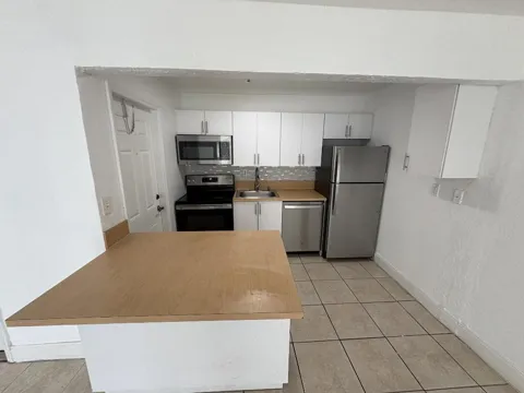 4271 NW 5TH STREET #128