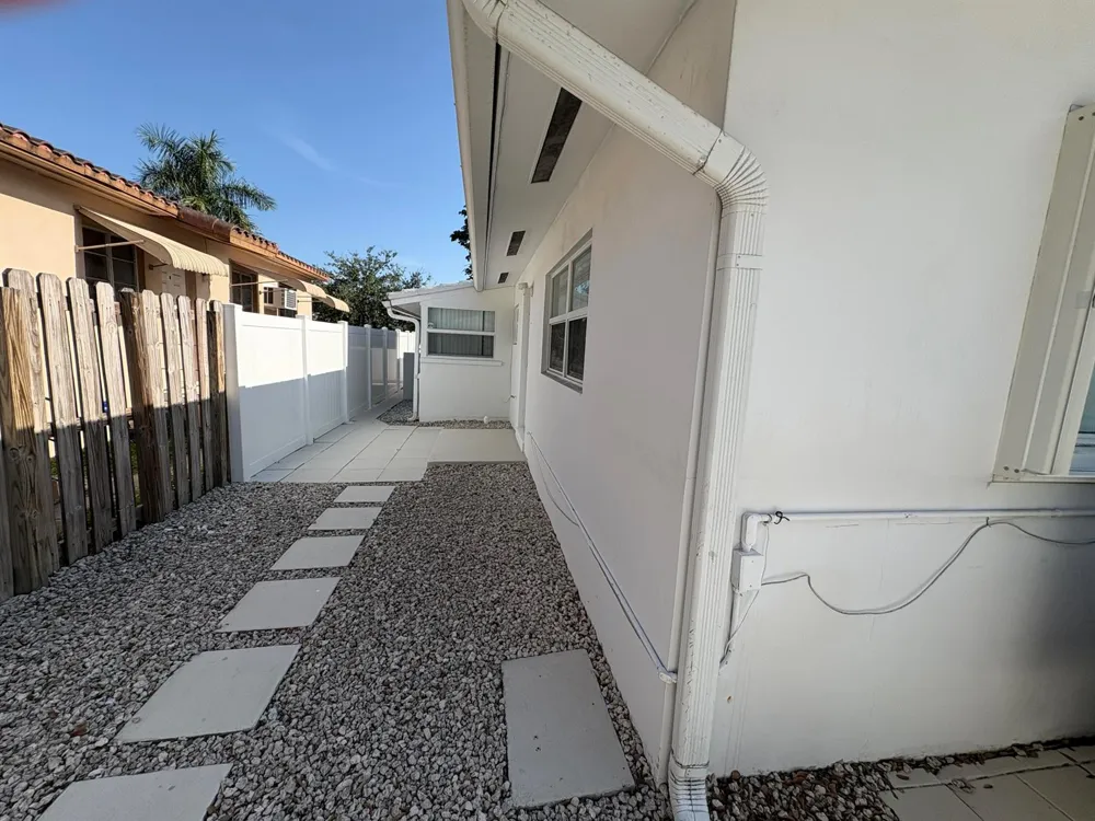 1923 ADAMS STREET Hollywood, FL 33020