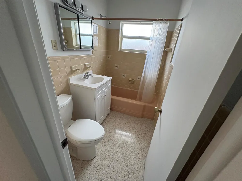 1923 ADAMS STREET Hollywood, FL 33020