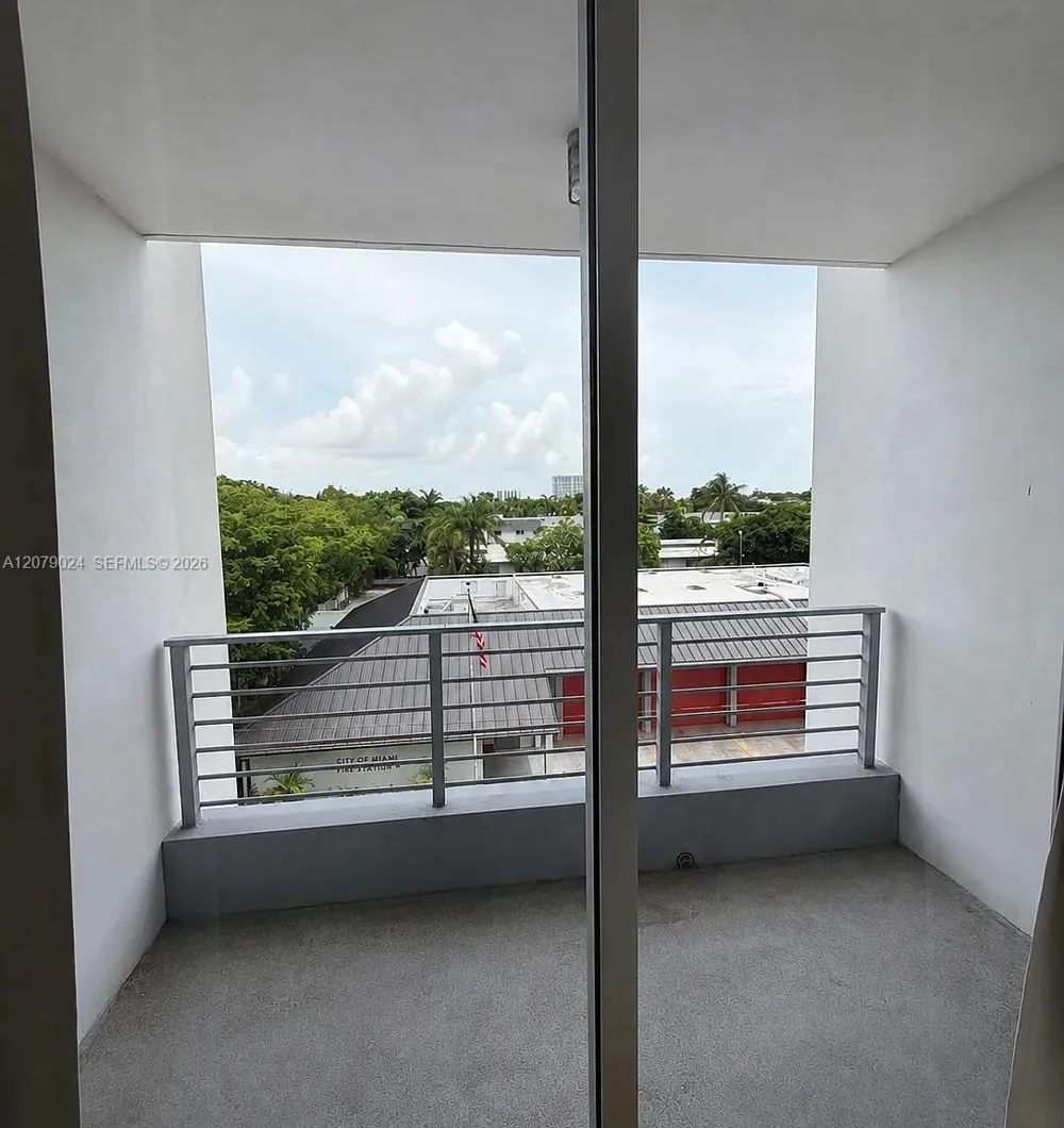 3339 Virginia St #320 Miami, FL 33133