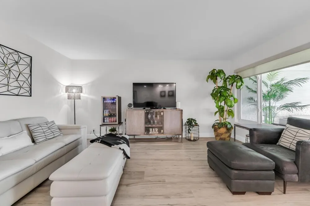 4848 NE 23RD AVENUE #8A Fort Lauderdale, FL 33308