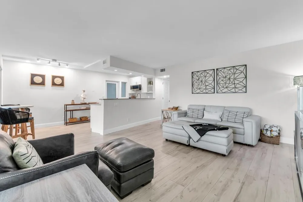 4848 NE 23RD AVENUE #8A Fort Lauderdale, FL 33308