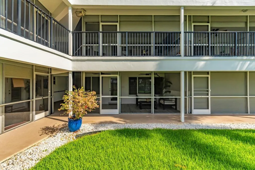 4848 NE 23RD AVENUE #8A Fort Lauderdale, FL 33308