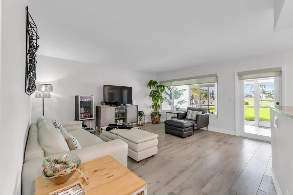 4848 NE 23RD AVENUE #8A Fort Lauderdale, FL 33308