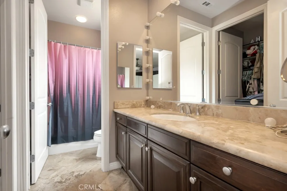 12436 Longacre Avenue Granada Hills, CA 91344