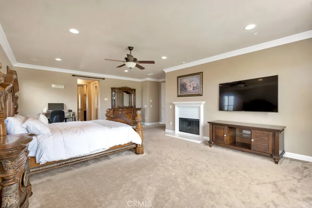 12436 Longacre Avenue Granada Hills, CA 91344