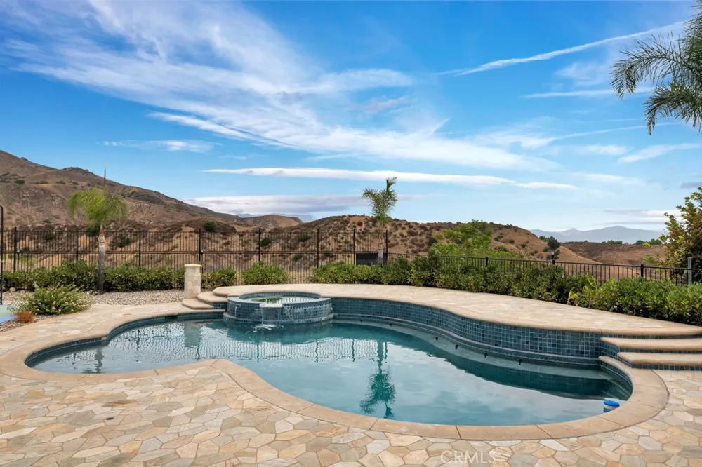 12436 Longacre Avenue Granada Hills, CA 91344