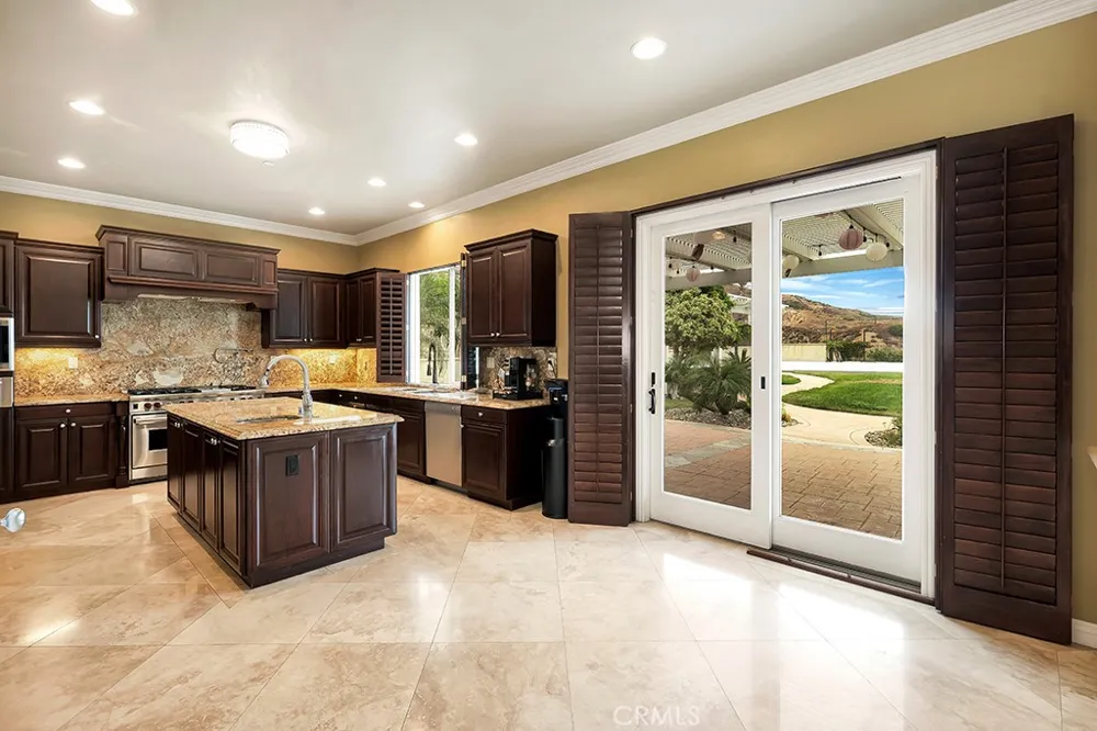 12436 Longacre Avenue Granada Hills, CA 91344