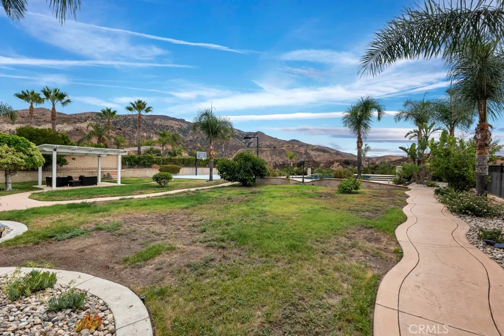 12436 Longacre Avenue Granada Hills, CA 91344