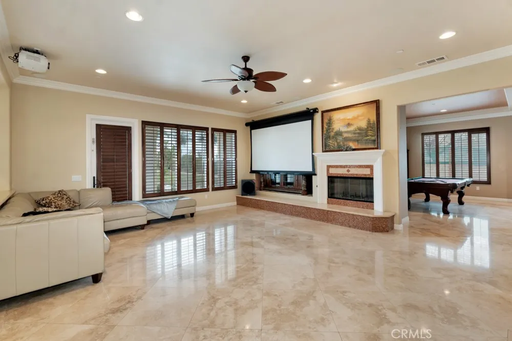 12436 Longacre Avenue Granada Hills, CA 91344